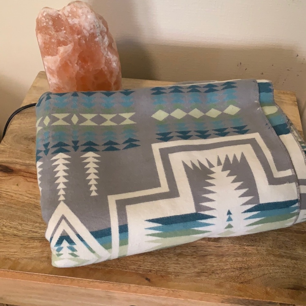 Pendleton blanket, never used, very soft!